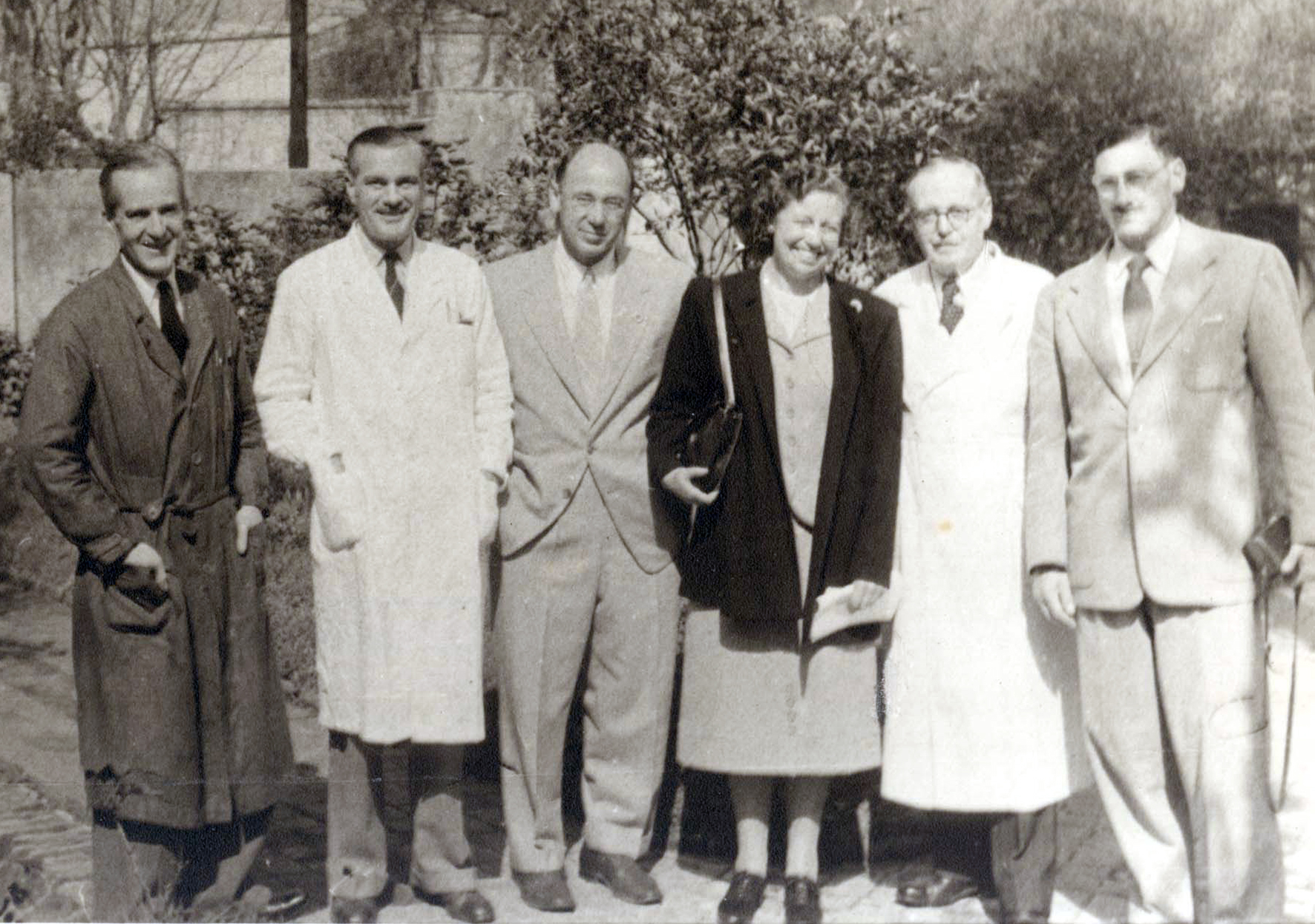 En IBYME, visitas de  Ellen Brown , J. Hopper Jr. y J. Sampson de la Universidad de California,  IV Congreso latinoamericano de Cardiología,  Bs. As.,1952.